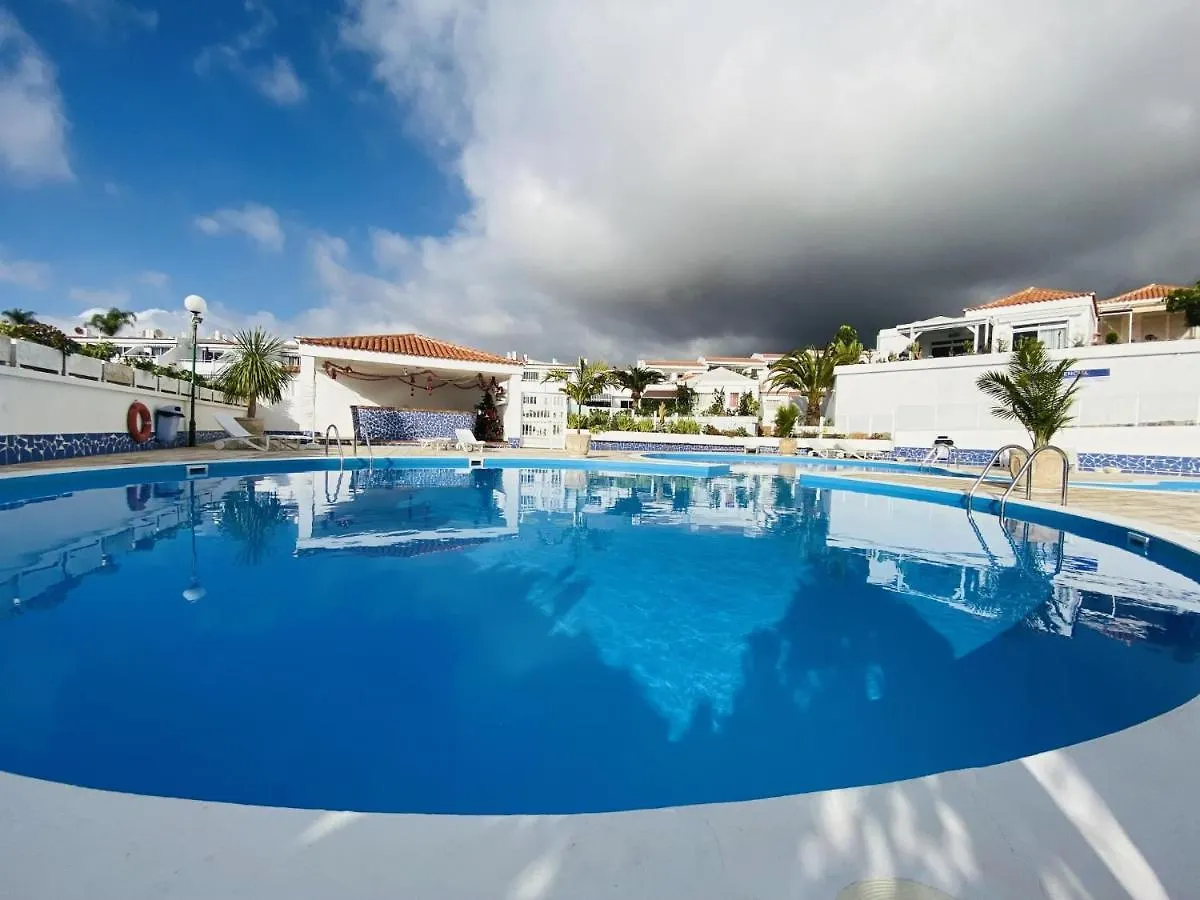 הקונטקטים של Sol Y Luna Holiday Home